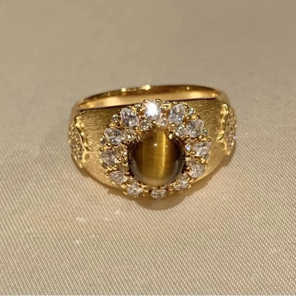 Elegant Gold and tiger eye Women's Ring